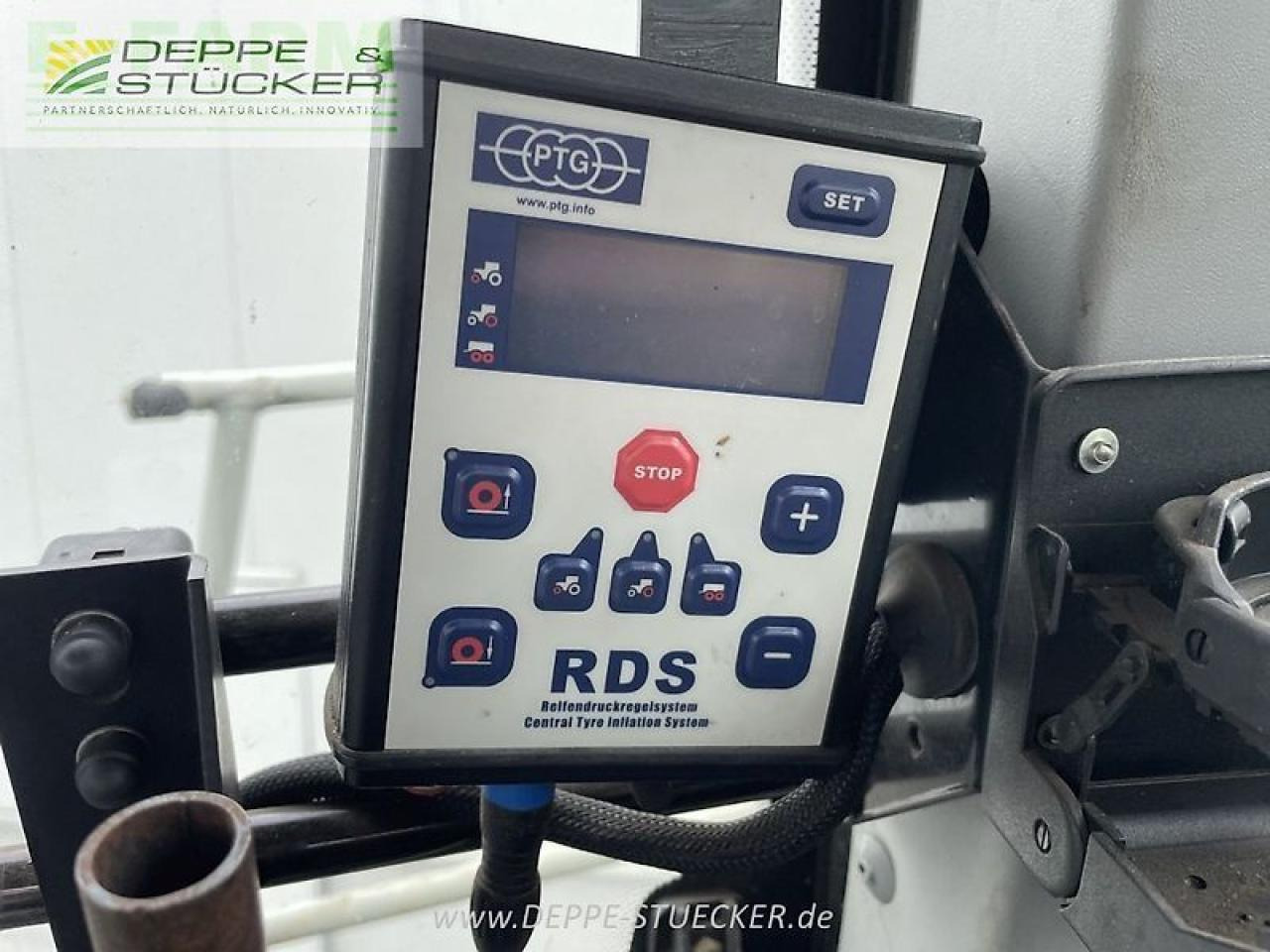 Tracteur agricole CLAAS xerion 3800 saddle trac SADDLE TRAC