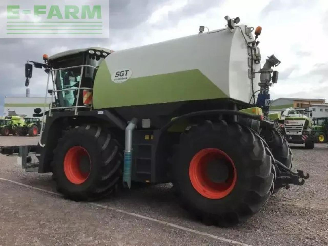 Tracteur agricole CLAAS xerion 3800 saddle trac SADDLE TRAC