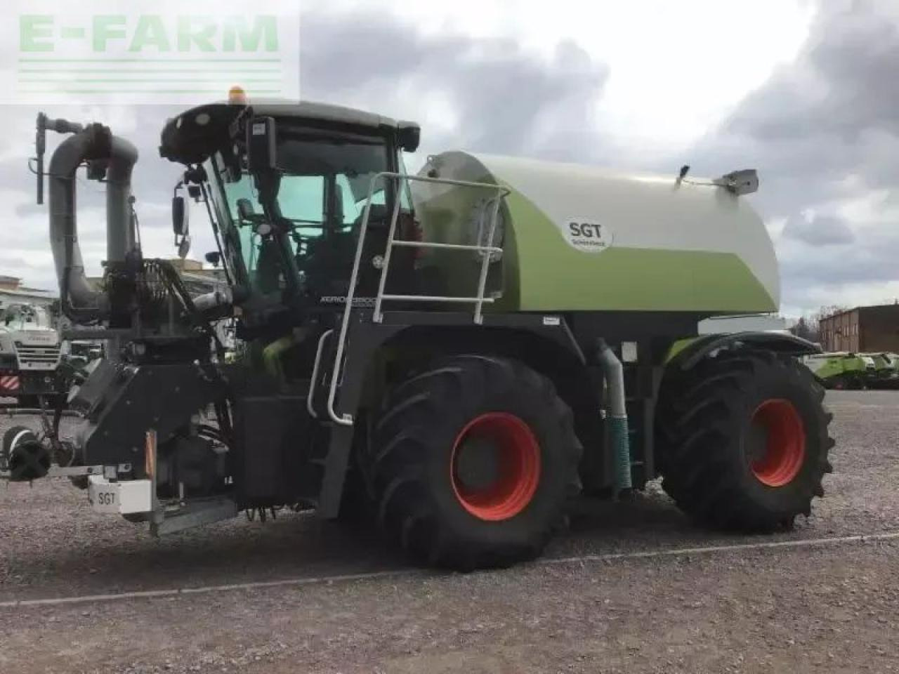 Tracteur agricole CLAAS xerion 3800 saddle trac SADDLE TRAC