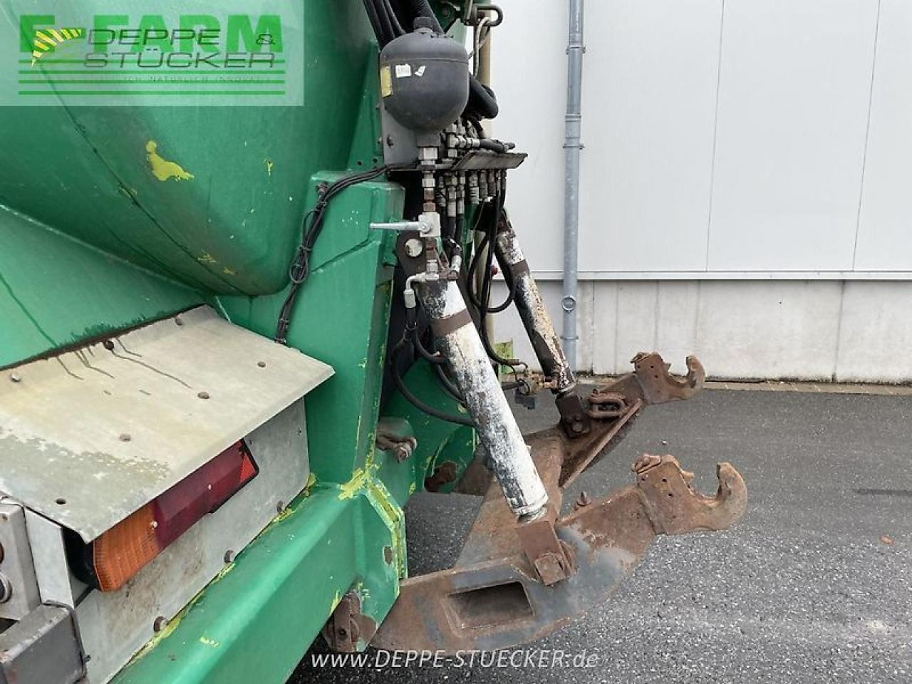 Tracteur agricole CLAAS xerion 3800 saddle trac SADDLE TRAC