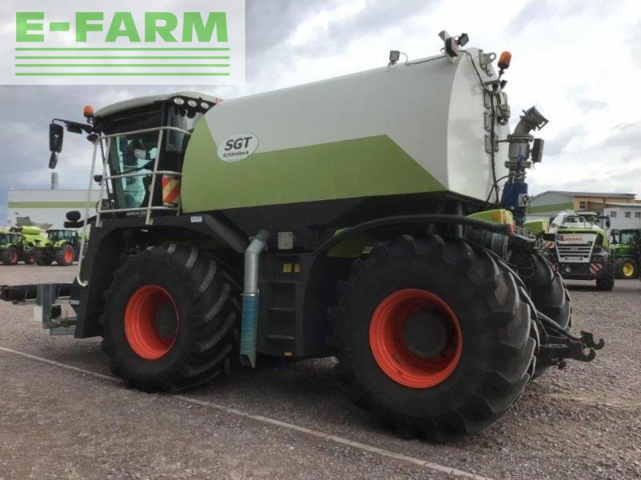 Tracteur agricole CLAAS xerion 3800 saddle trac SADDLE TRAC