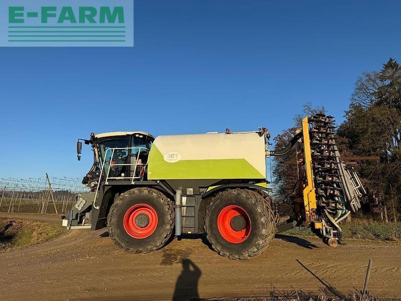 Tracteur agricole CLAAS xerion 3800 saddle trac mit sgt gülleaufbau SADDLE TRAC