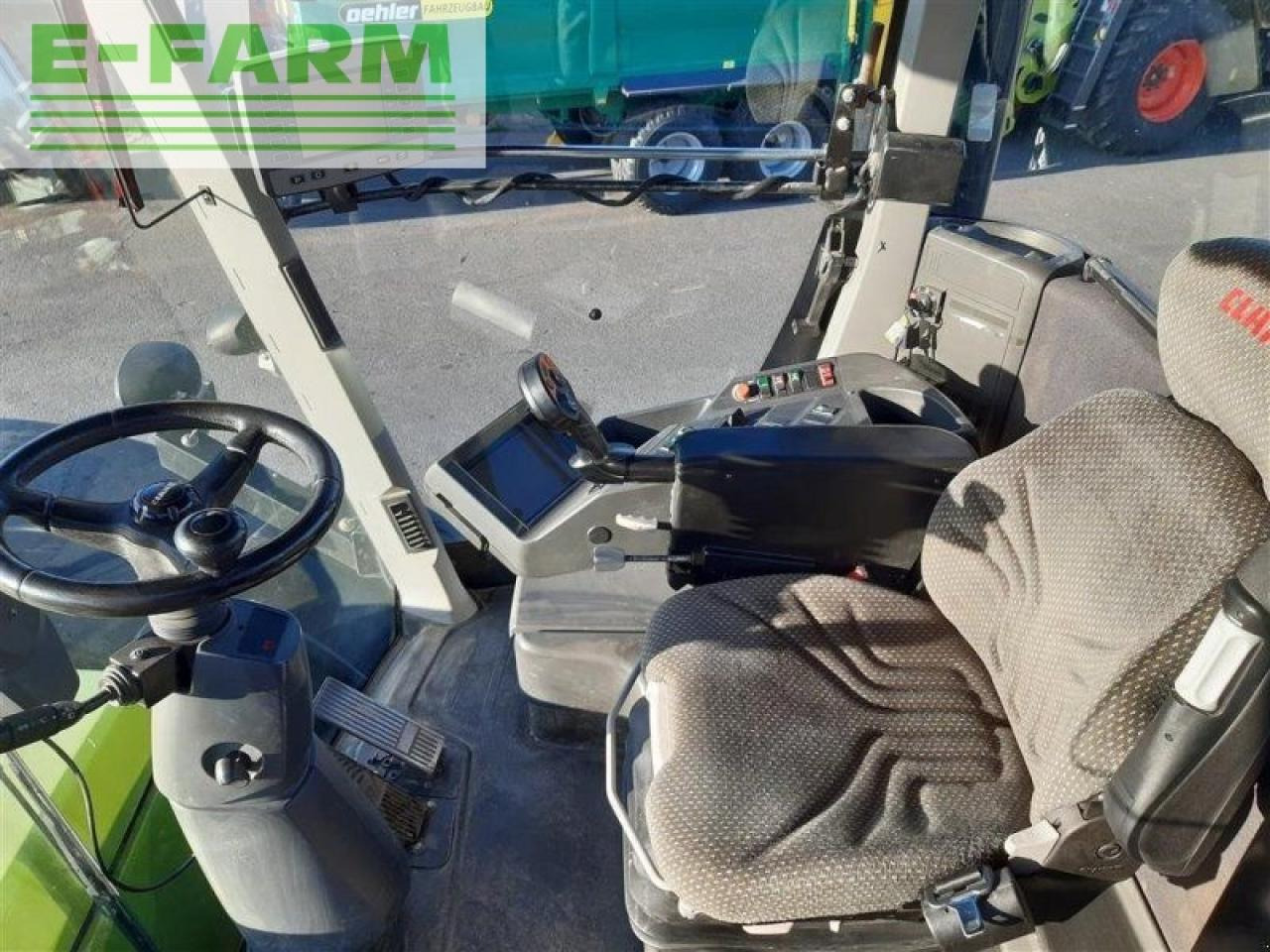 Tracteur agricole CLAAS xerion 3800 trac TRAC