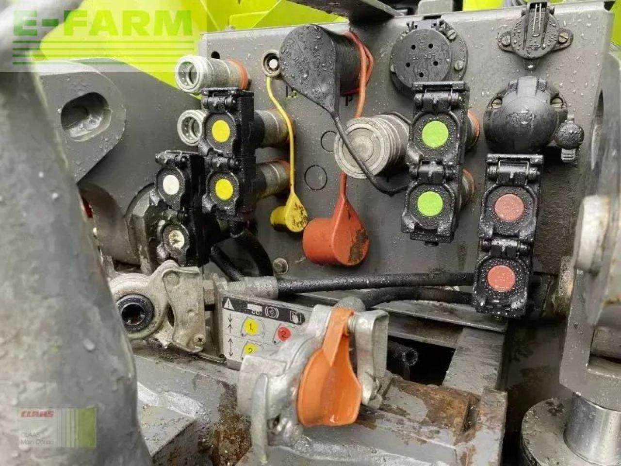 Tracteur agricole CLAAS xerion 3800 trac vc TRAC VC