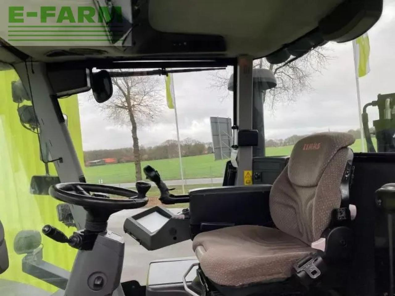 Tracteur agricole CLAAS xerion 3800 trac vc TRAC VC