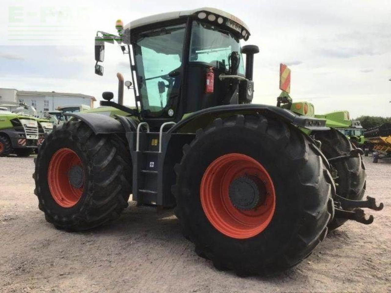 Tracteur agricole CLAAS xerion 3800 trac vc TRAC VC