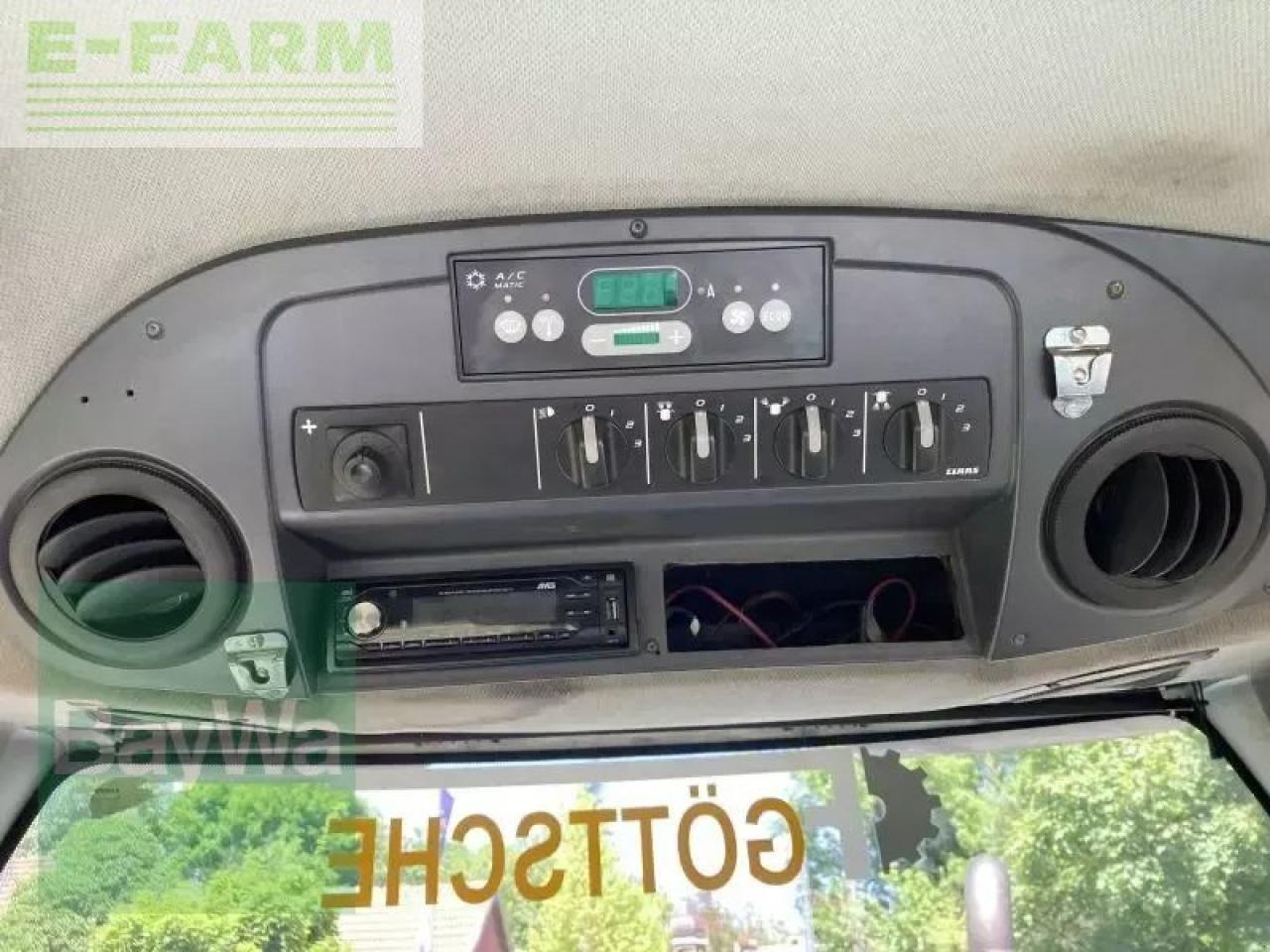 Tracteur agricole CLAAS xerion 3800 vc