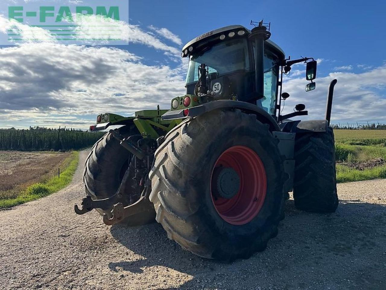 Tracteur agricole CLAAS xerion 3800 vc