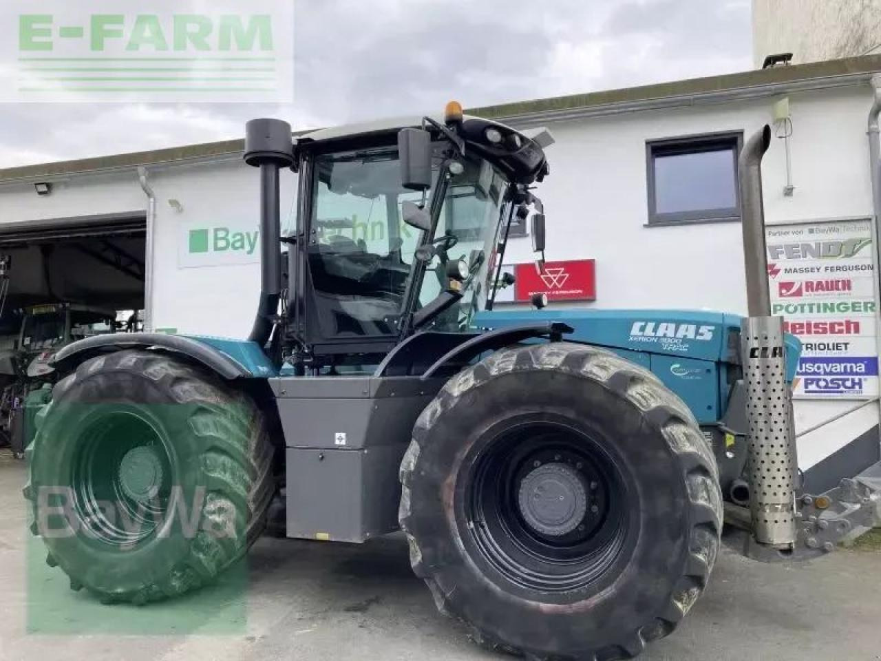 Tracteur agricole CLAAS xerion 3800 vc