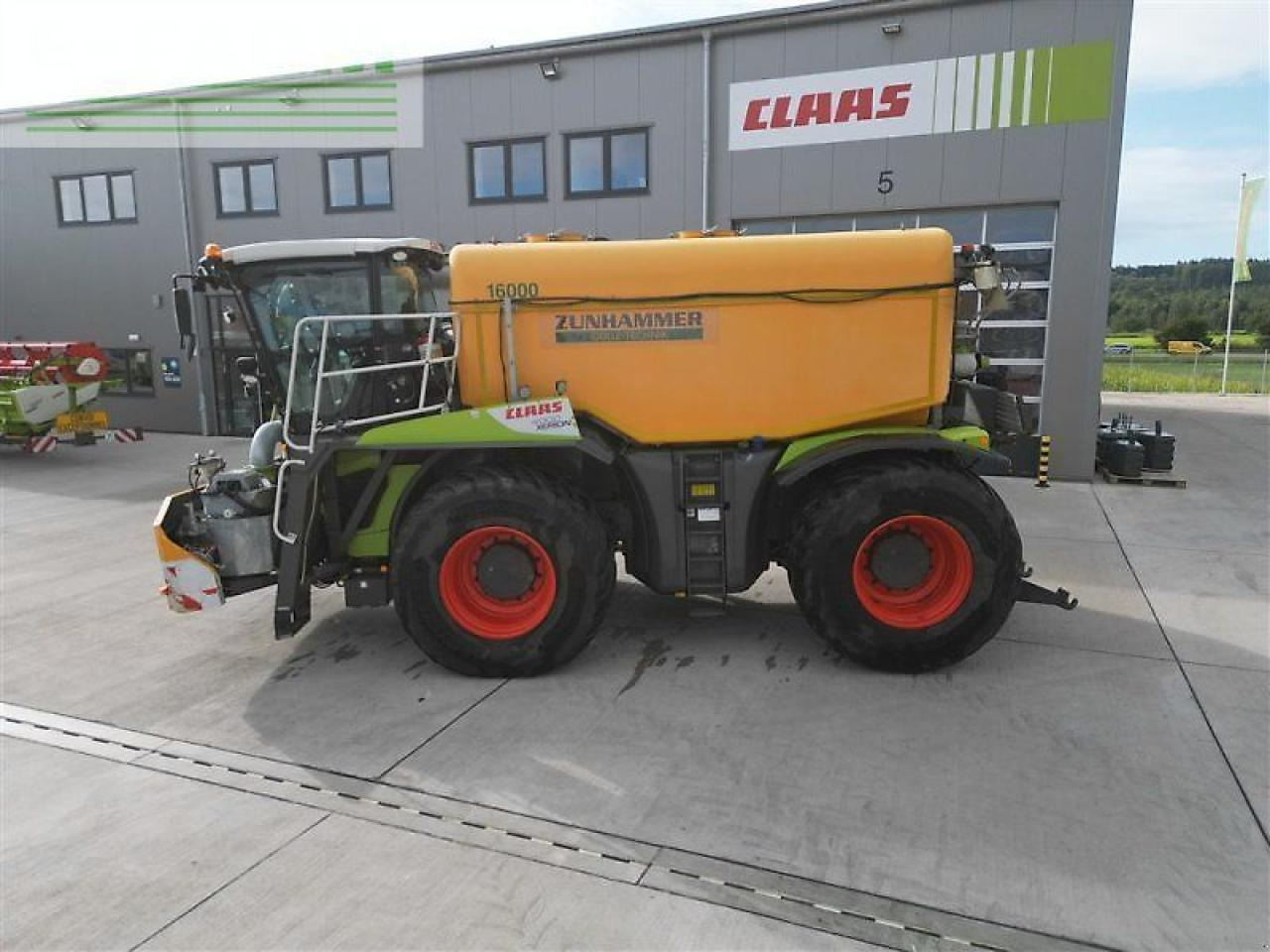 Tracteur agricole CLAAS xerion 4000 saddle trac SADDLE TRAC