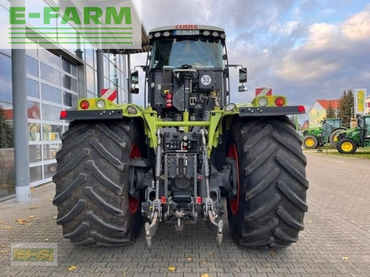 Tracteur agricole CLAAS xerion 4000 trac vc