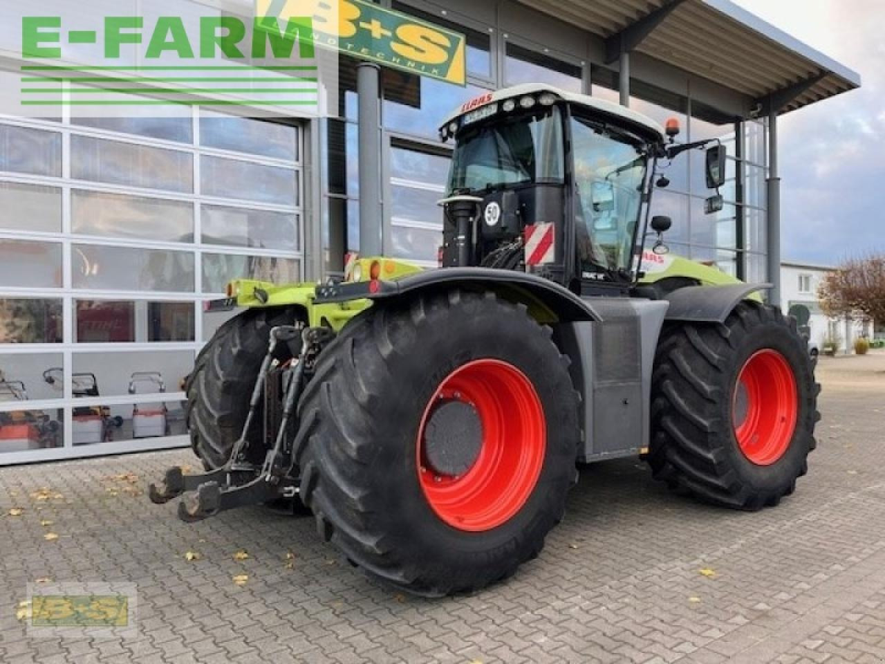 Tracteur agricole CLAAS xerion 4000 trac vc