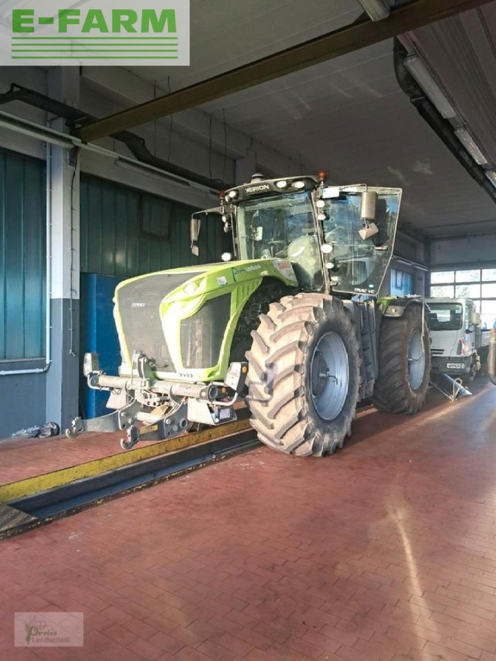 Tracteur agricole CLAAS xerion 4000 vc