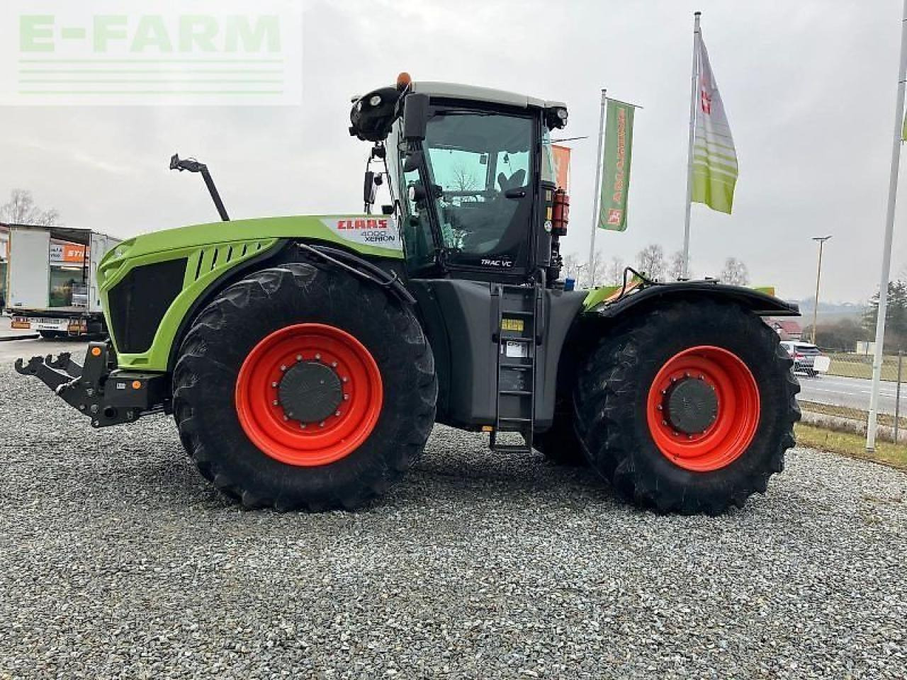 Tracteur agricole CLAAS xerion 4000 vc