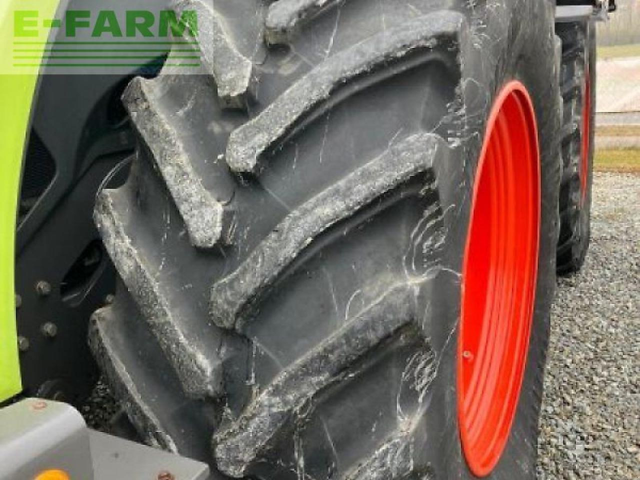 Tracteur agricole CLAAS xerion 4000 vc