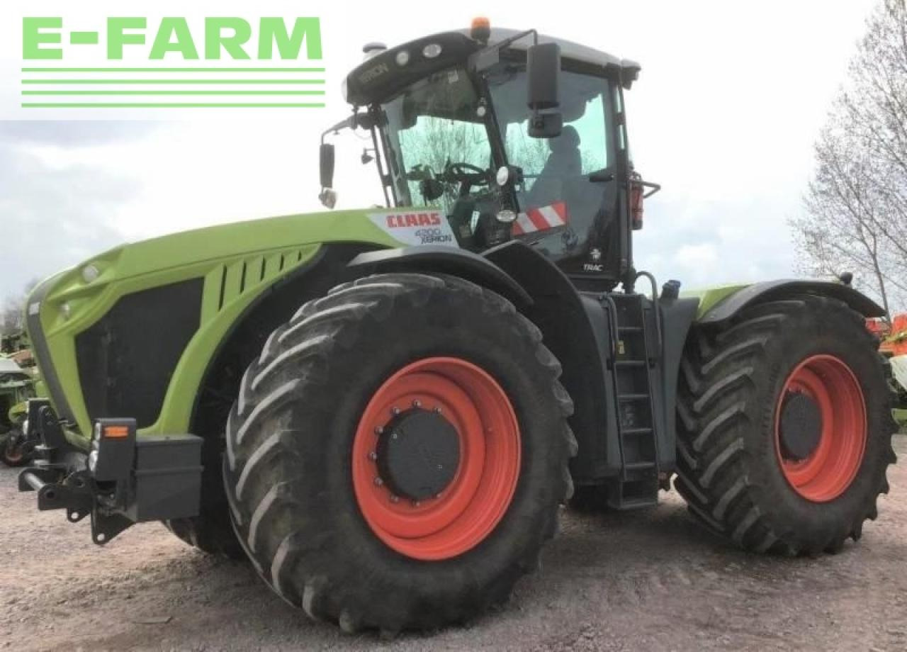 Tracteur agricole CLAAS xerion 4200 trac