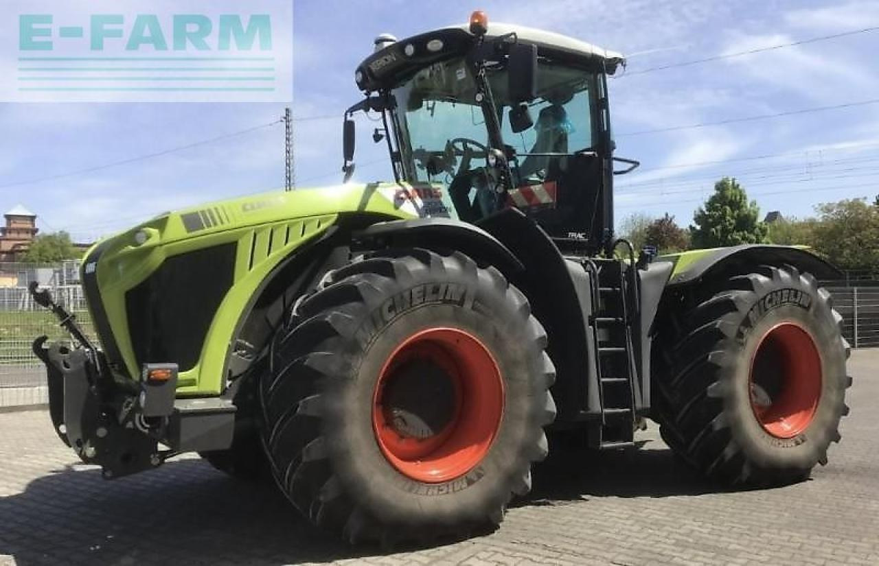Tracteur agricole CLAAS xerion 4200 trac TRAC
