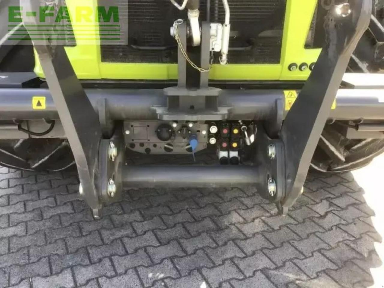 Tracteur agricole CLAAS xerion 4200 trac TRAC