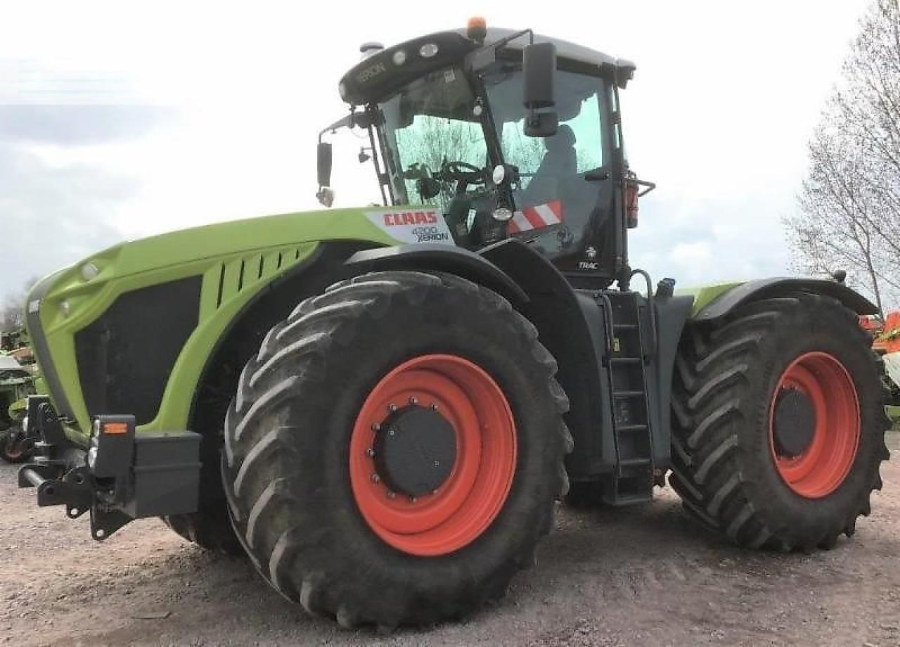 Tracteur agricole CLAAS xerion 4200 trac TRAC
