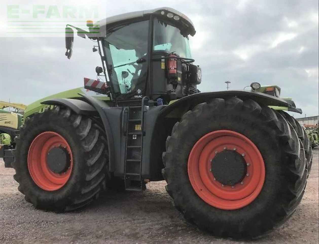 Tracteur agricole CLAAS xerion 4200 trac TRAC