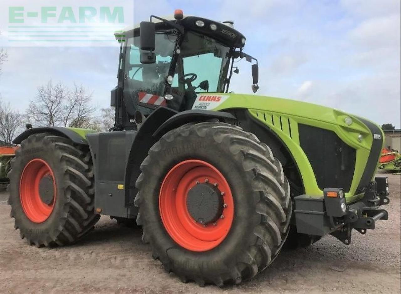 Tracteur agricole CLAAS xerion 4200 trac TRAC