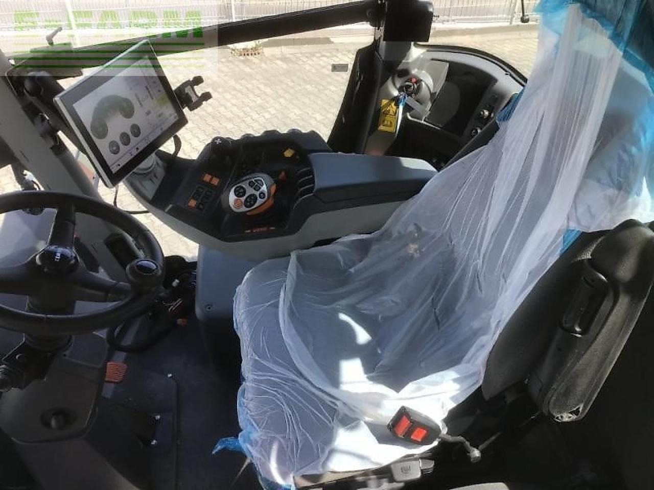 Tracteur agricole CLAAS xerion 4200 trac TRAC