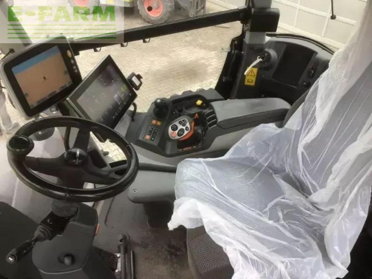 Tracteur agricole CLAAS xerion 4200 trac vc TRAC VC