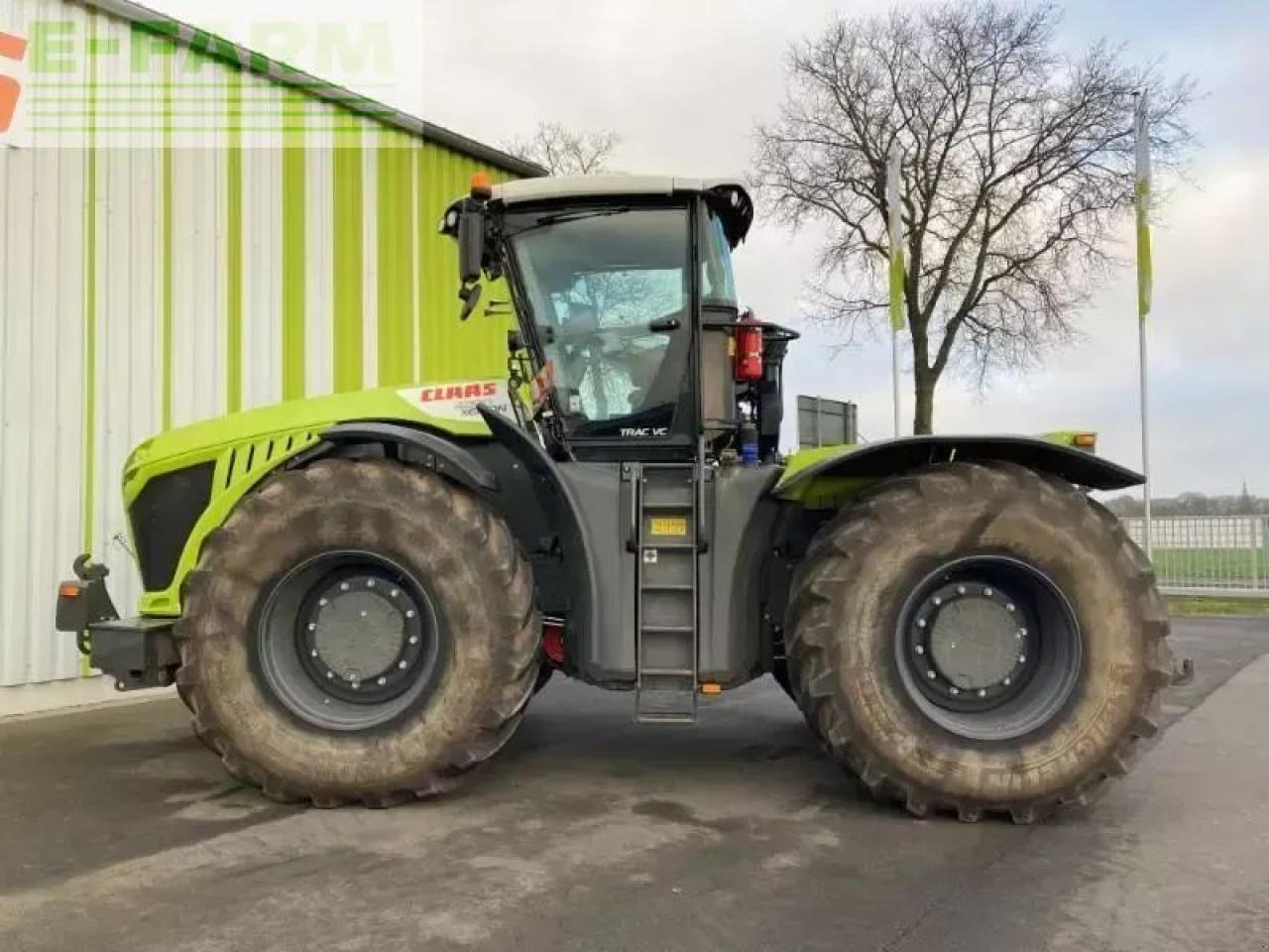 Tracteur agricole CLAAS xerion 4200 trac vc TRAC VC
