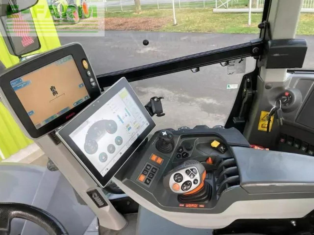 Tracteur agricole CLAAS xerion 4200 trac vc TRAC VC