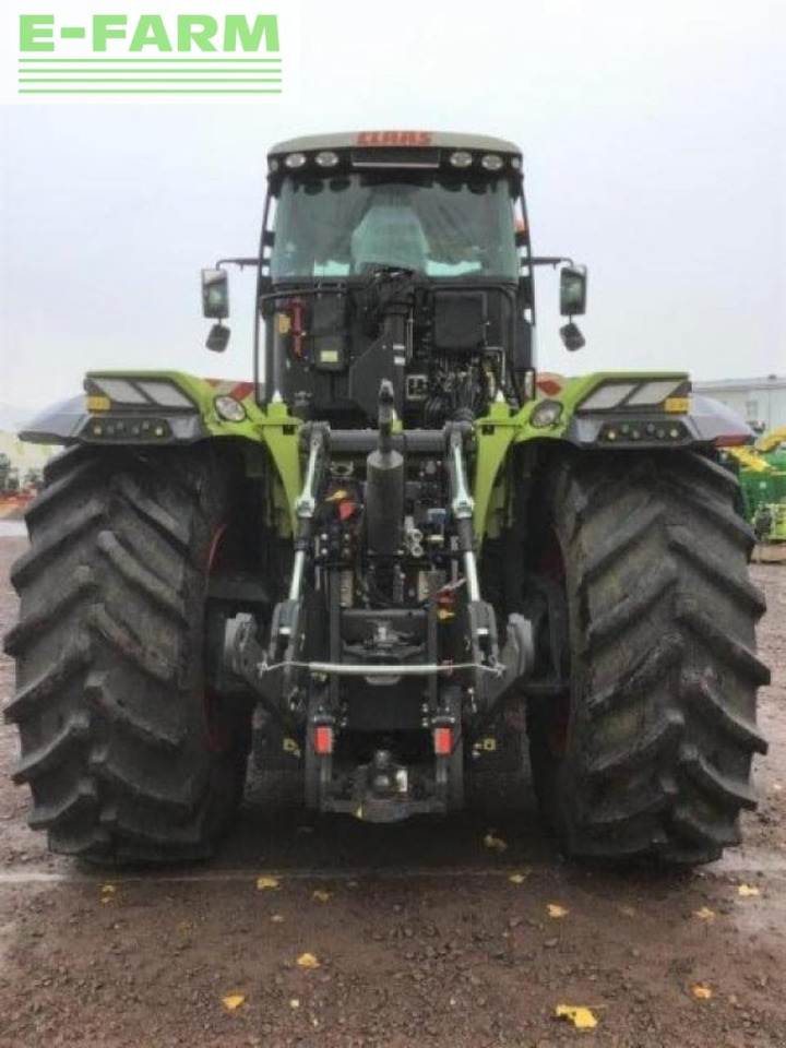 Tracteur agricole CLAAS xerion 4200 vc