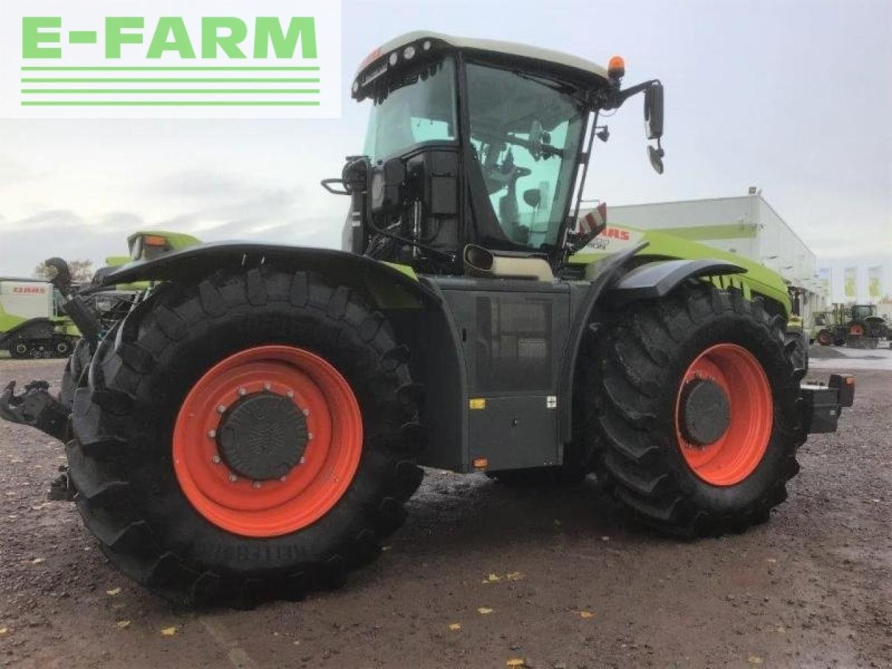 Tracteur agricole CLAAS xerion 4200 vc