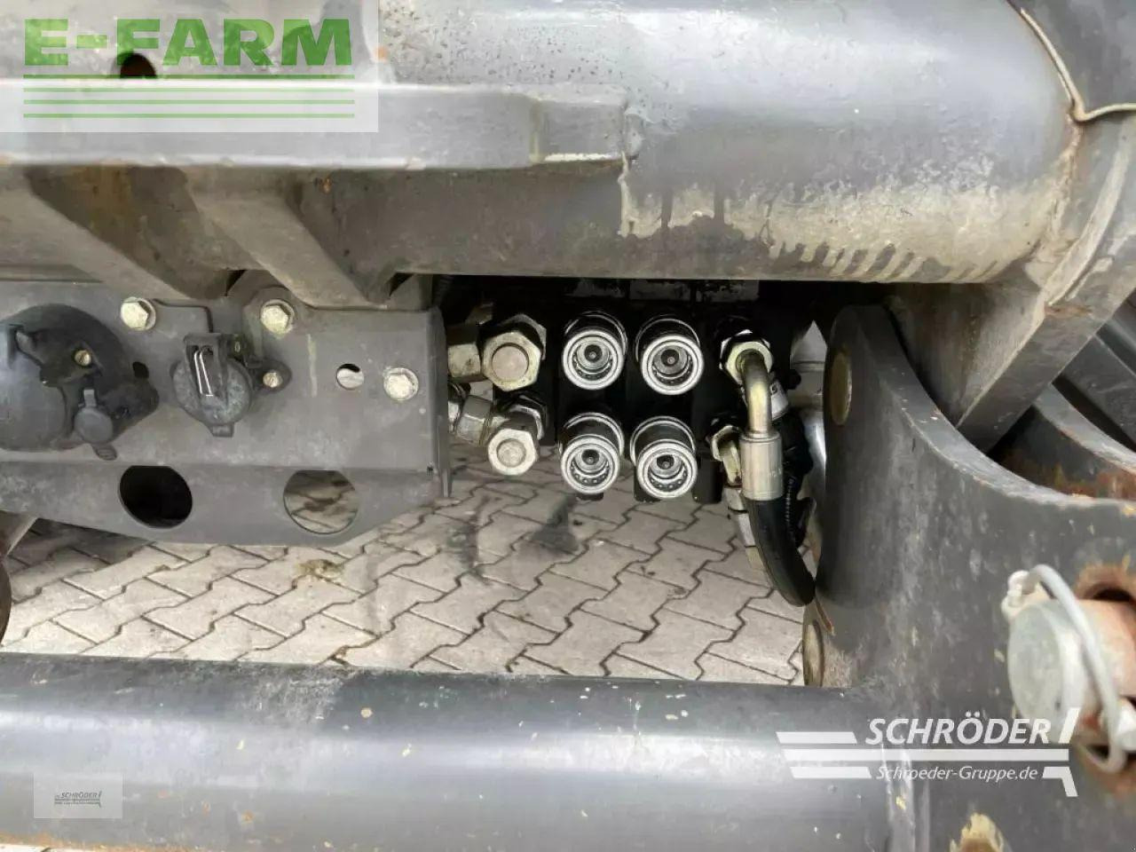 Tracteur agricole CLAAS xerion 4500