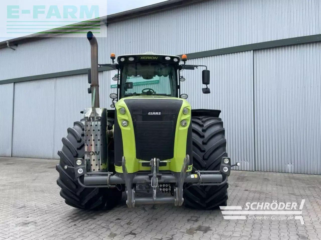 Tracteur agricole CLAAS xerion 4500
