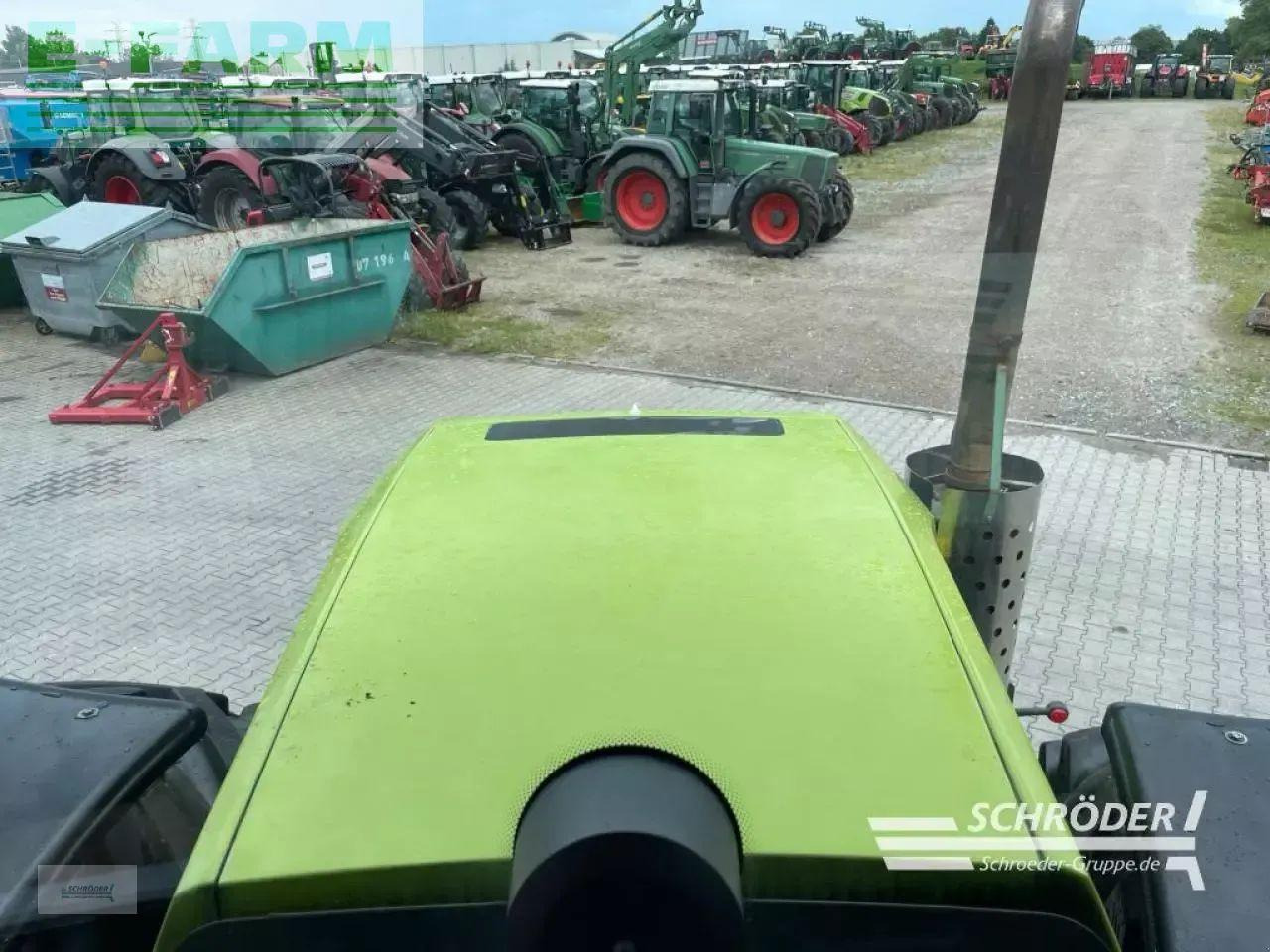 Tracteur agricole CLAAS xerion 4500