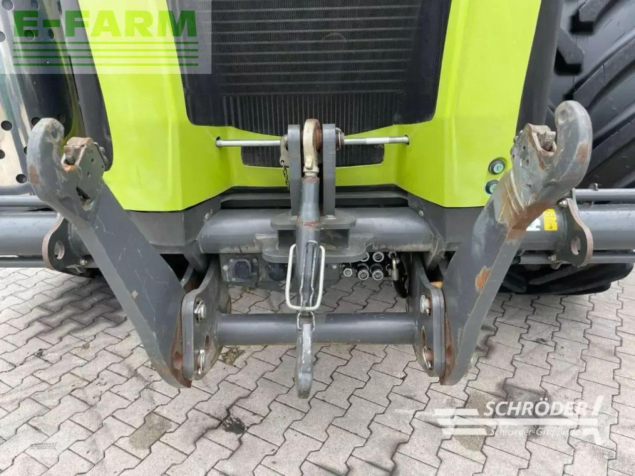 Tracteur agricole CLAAS xerion 4500