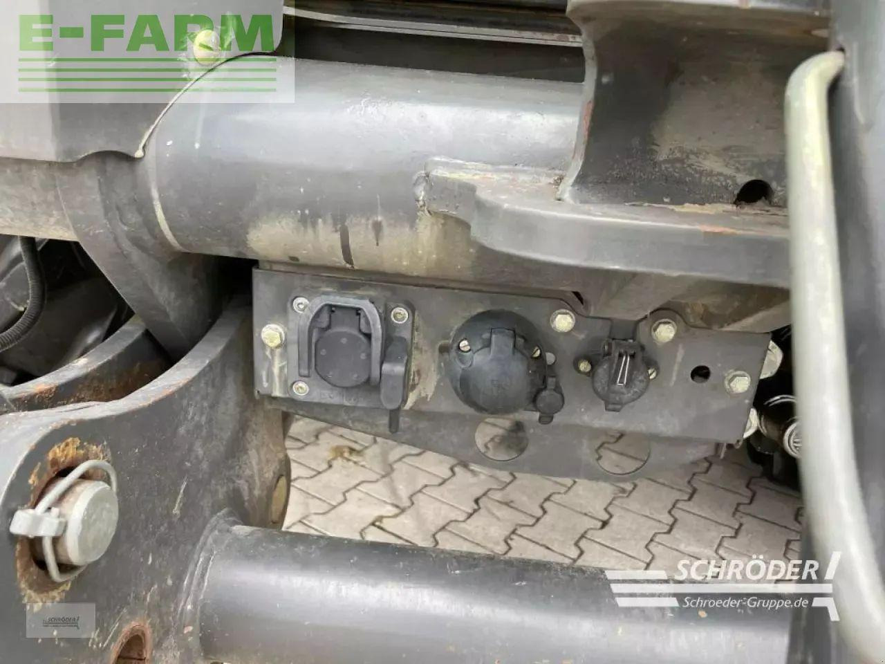 Tracteur agricole CLAAS xerion 4500