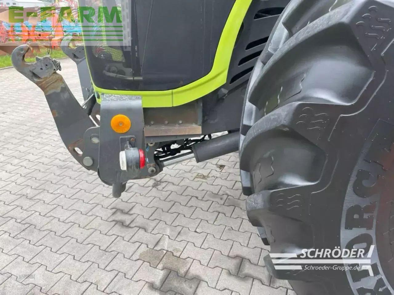 Tracteur agricole CLAAS xerion 4500
