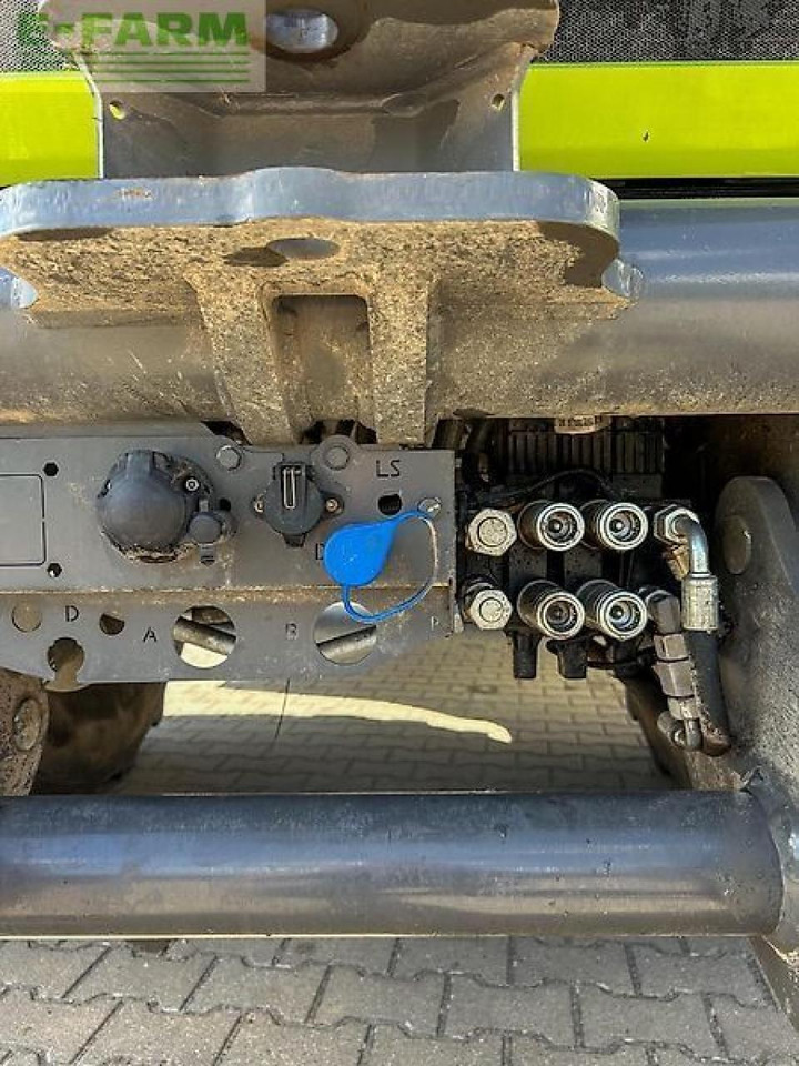 Tracteur agricole CLAAS xerion 4500 trac vc