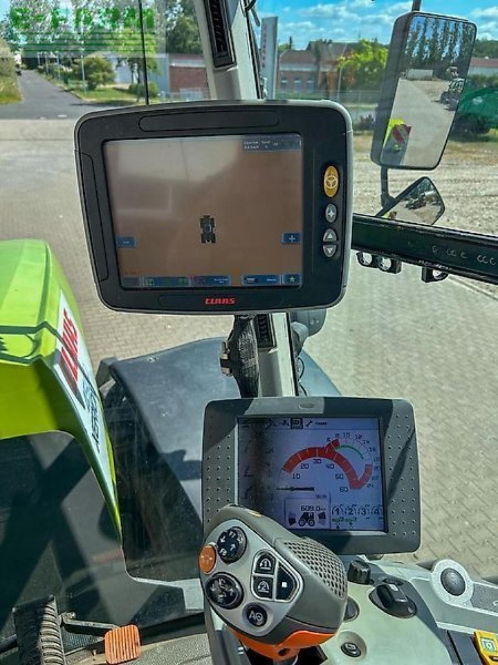 Tracteur agricole CLAAS xerion 4500 trac vc