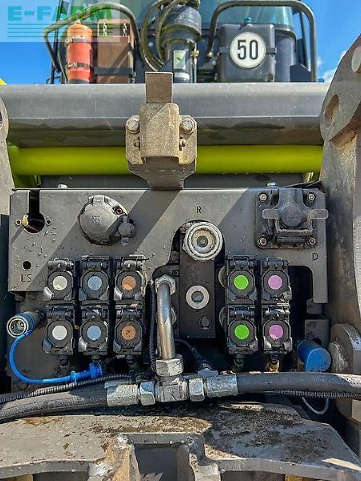 Tracteur agricole CLAAS xerion 4500 trac vc