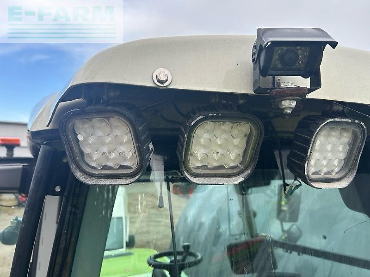 Tracteur agricole CLAAS xerion 4500 trac vc