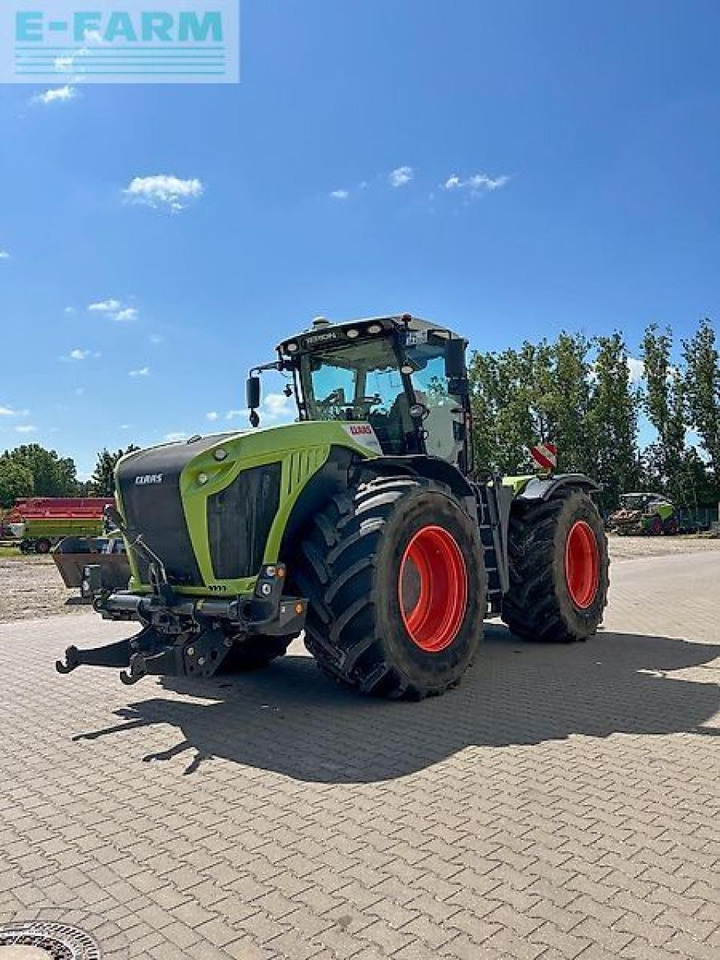 Tracteur agricole CLAAS xerion 4500 trac vc