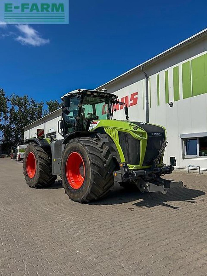 Tracteur agricole CLAAS xerion 4500 trac vc