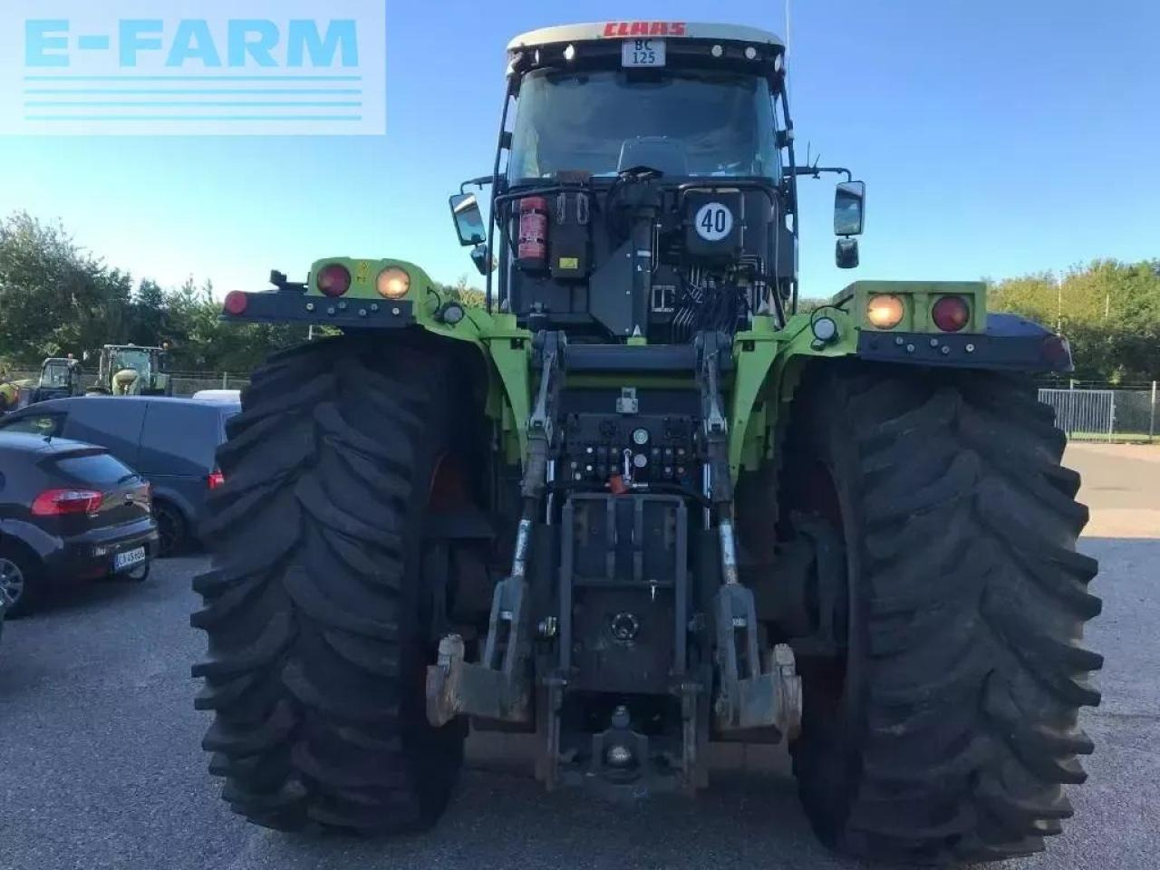Tracteur agricole CLAAS xerion 4500 vc