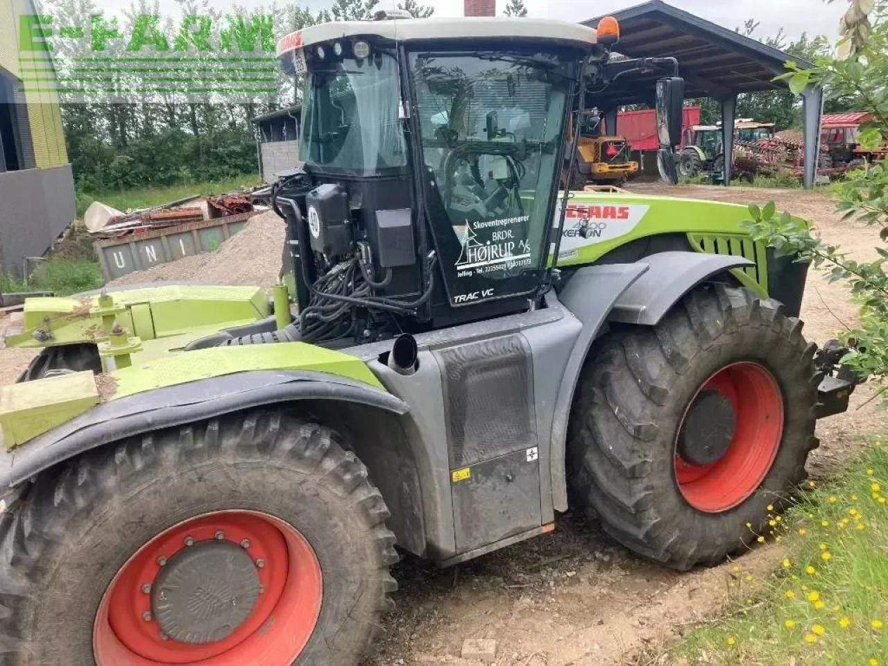Tracteur agricole CLAAS xerion 4500 vc