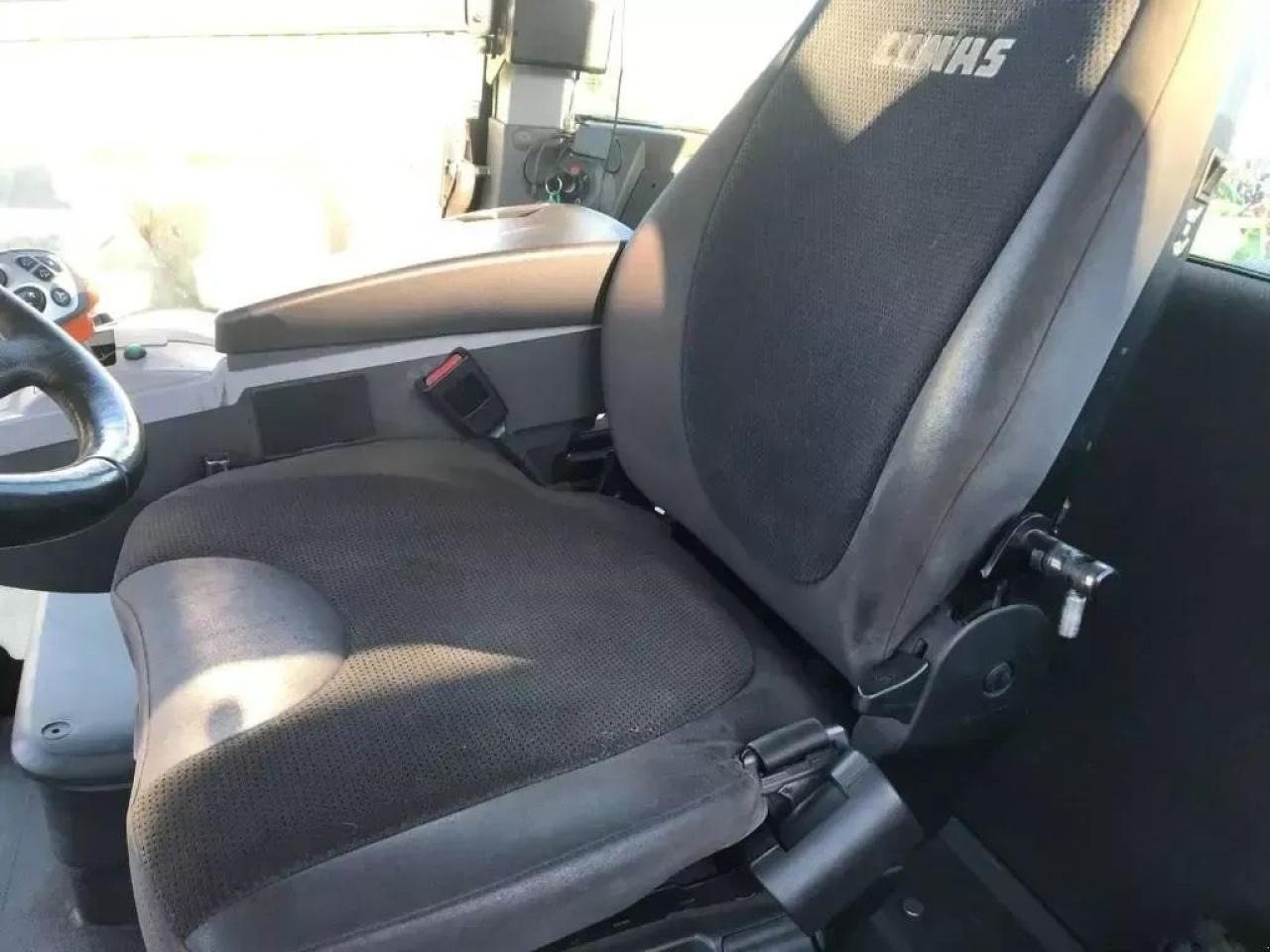 Tracteur agricole CLAAS xerion 4500 vc