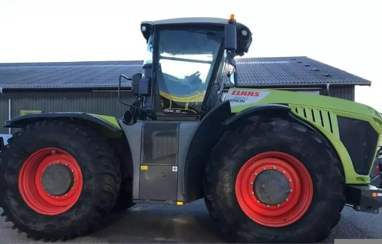 Tracteur agricole CLAAS xerion 4500 vc