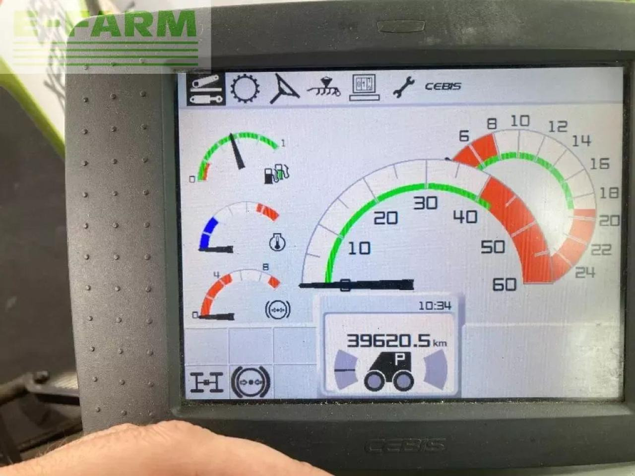 Tracteur agricole CLAAS xerion 4500 vc