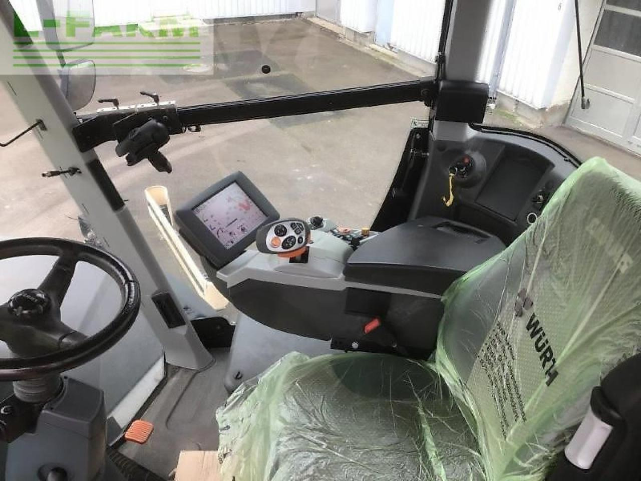 Tracteur agricole CLAAS xerion 5000 trac