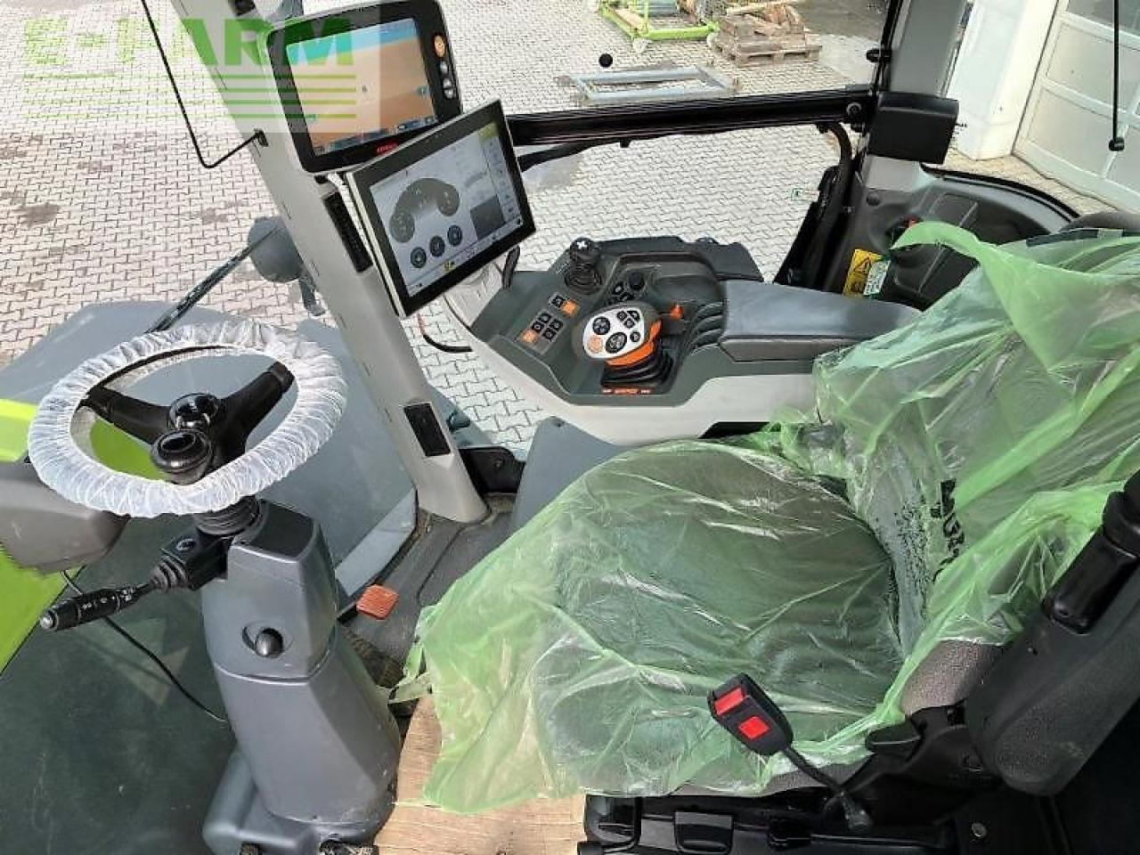 Tracteur agricole CLAAS xerion 5000 trac TRAC